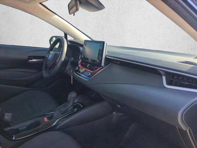 Used 2021 Toyota Corolla LE image 23