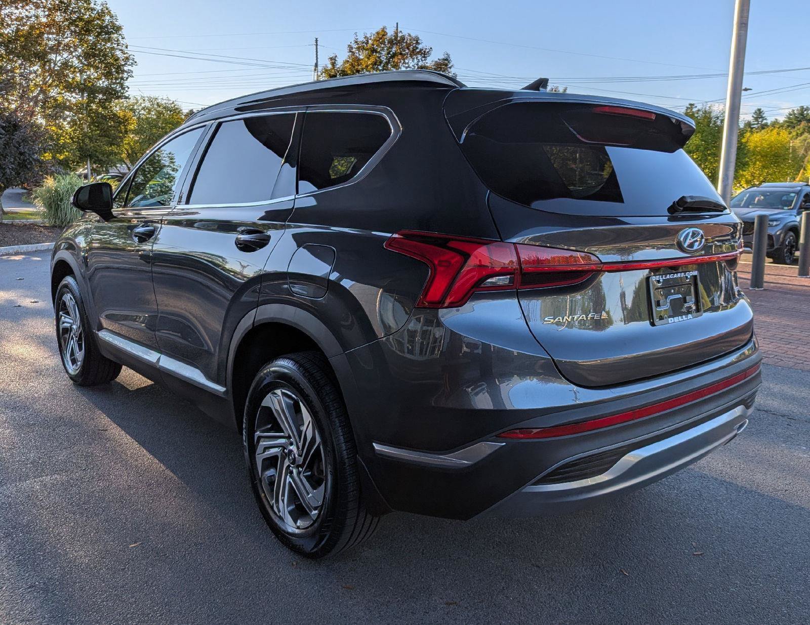 Used 2022 Hyundai Santa Fe SEL w/ Convenience + Premium Package AWD/4WD image 8