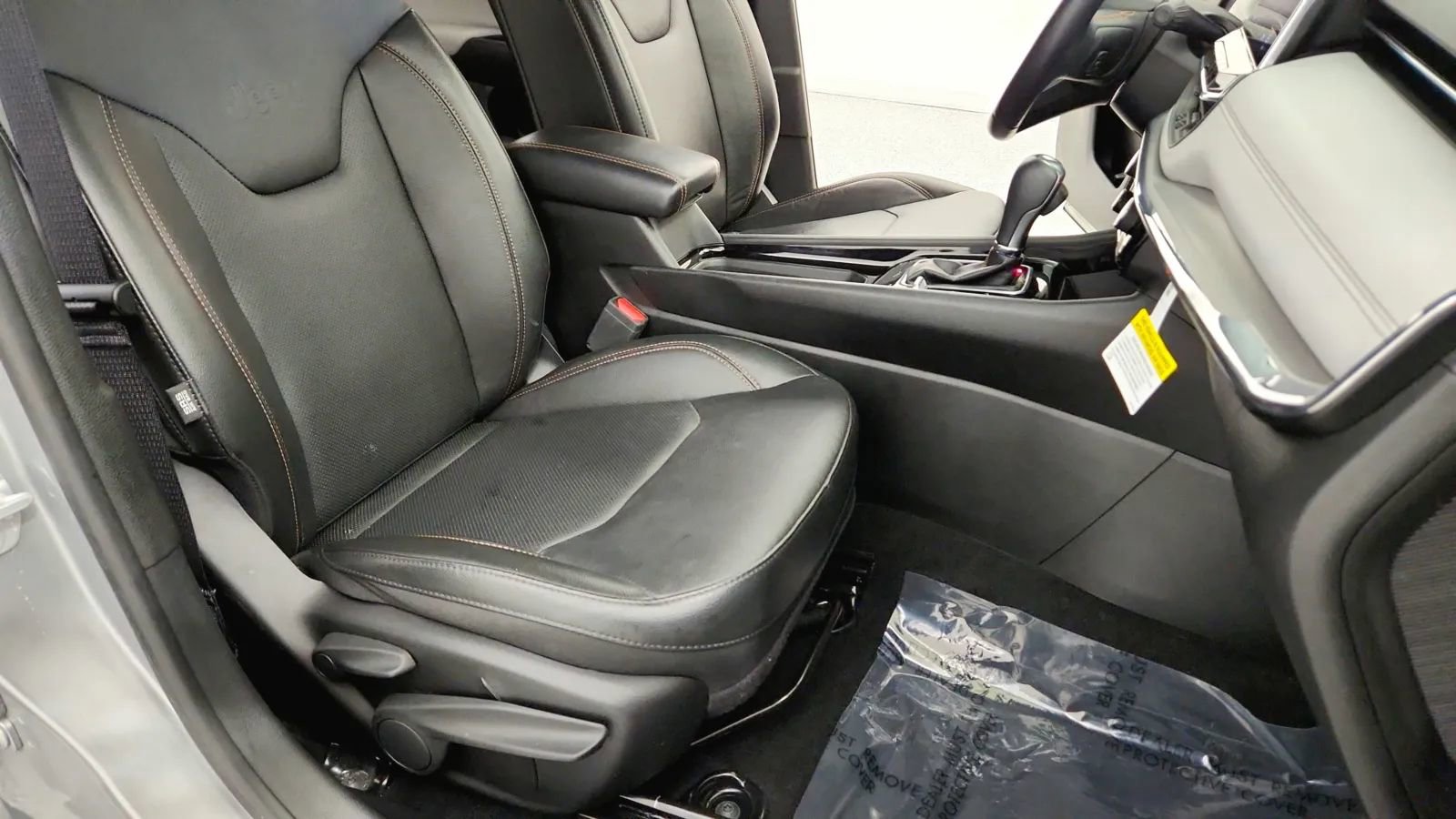 Used 2022 Jeep Compass Limited image 37