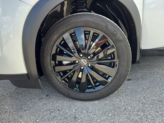 Used 2025 Nissan Pathfinder Platinum w/ Cargo Package image 31