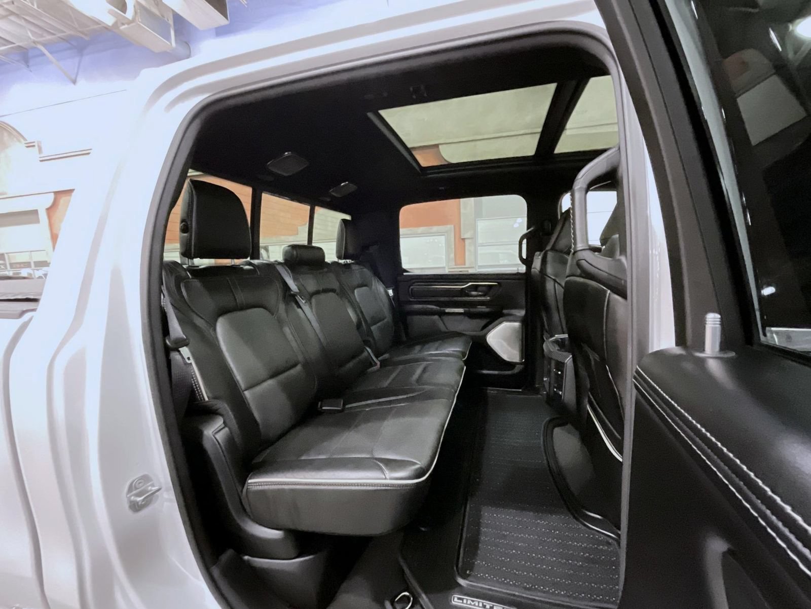 Used 2020 RAM 1500 Limited AWD/4WD image 18