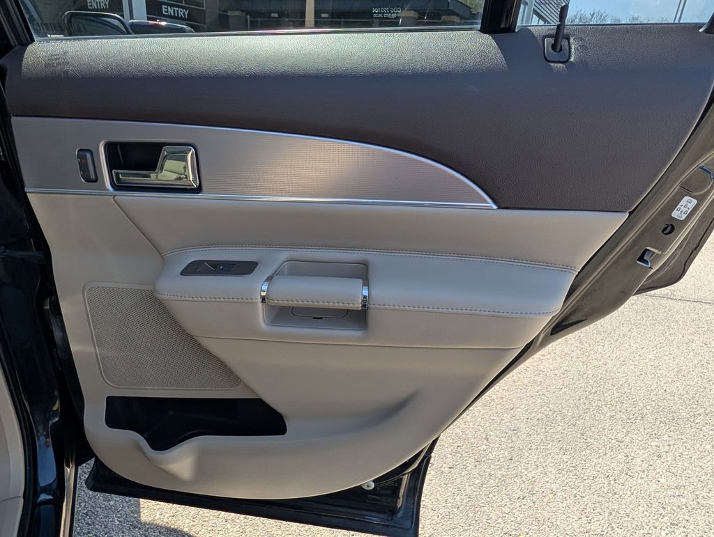 Used 2014 Lincoln MKX AWD w/ Equipment Group 102A image 21