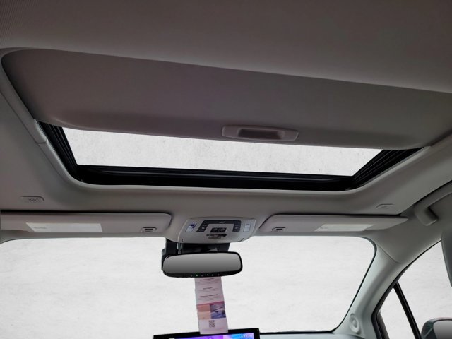 Used 2026 Toyota Sienna XLE FWD image 21