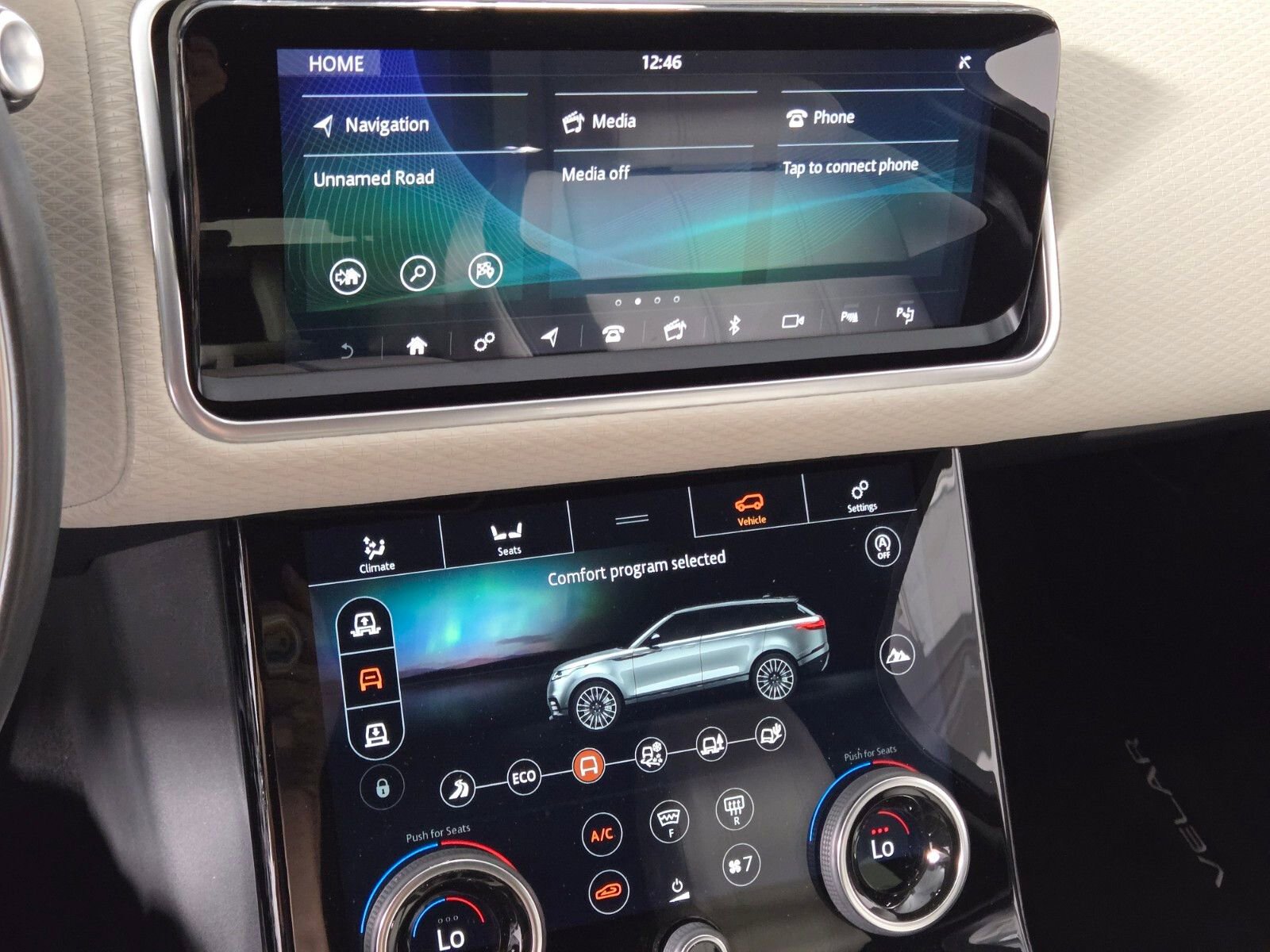 Used 2019 Land Rover Range Rover Velar R-Dynamic SE AWD/4WD image 31