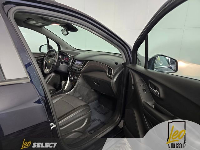 Used 2021 Chevrolet Trax LT w/ Driver Confidence Package AWD/4WD image 16