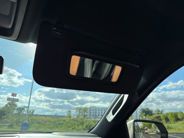 Used 2022 Chevrolet Suburban RST w/ Sport Performance Package image 26