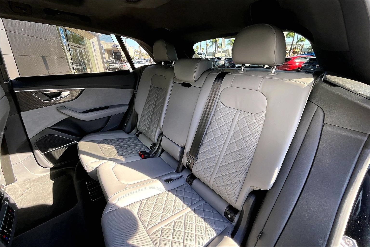 Used 2023 Audi SQ8 Premium Plus AWD/4WD image 25