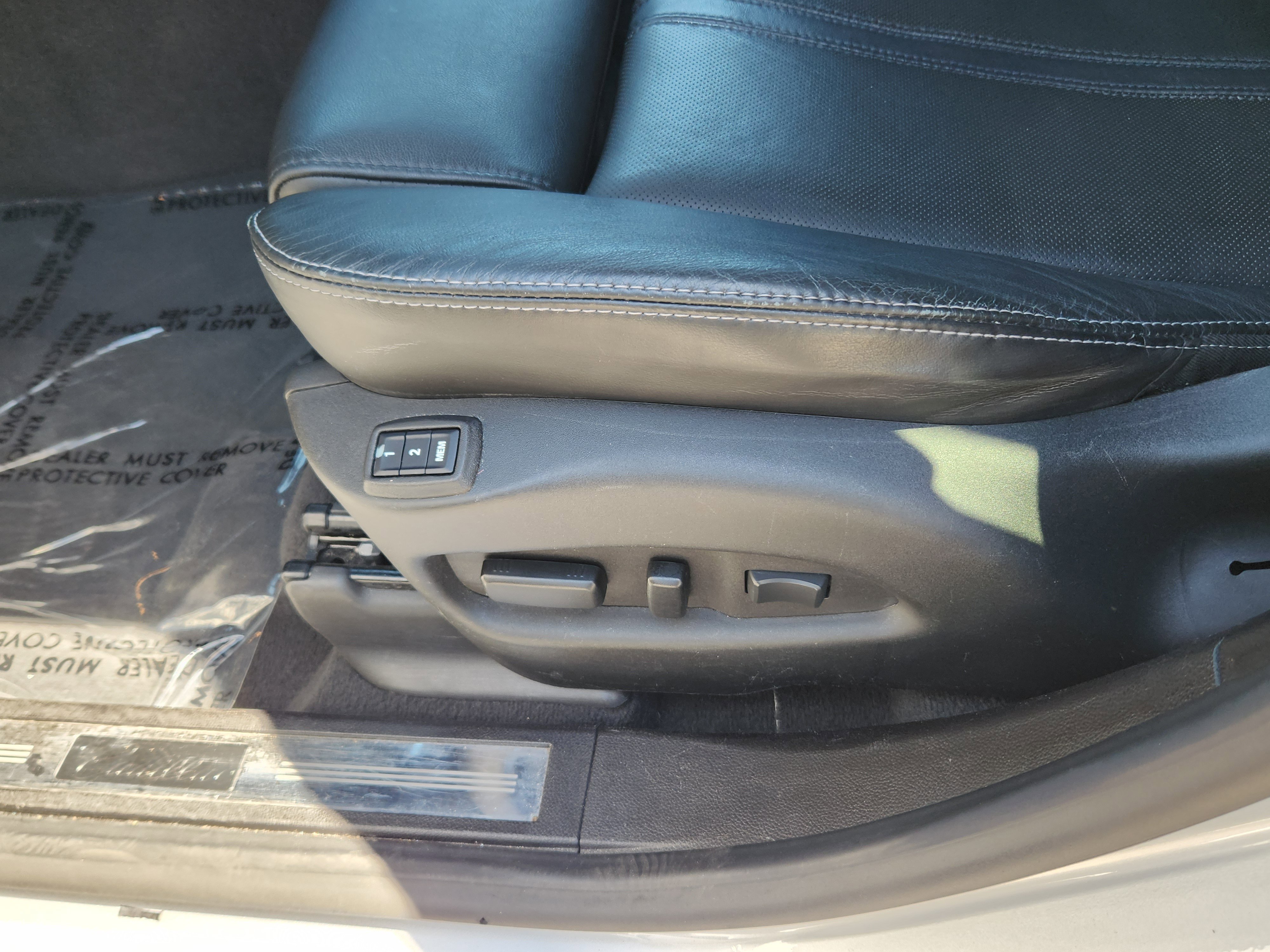 Used 2015 Cadillac SRX Luxury w/ Driver Awareness Package AWD/4WD image 14