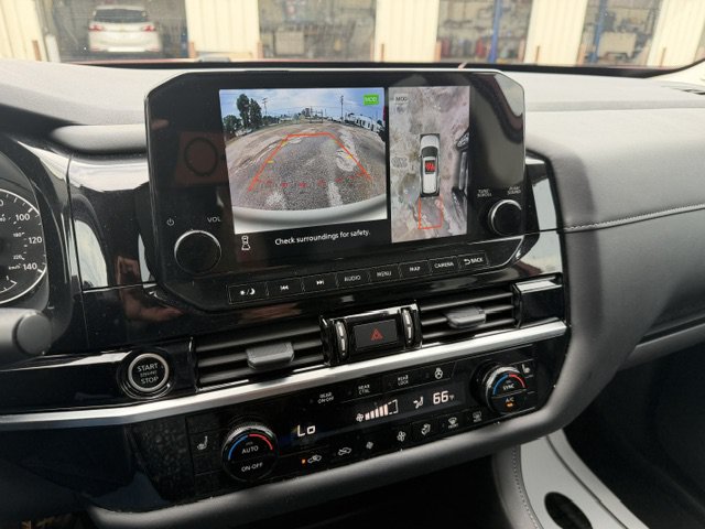 Used 2024 Nissan Pathfinder SL w/ SL Premium Package FWD image 12