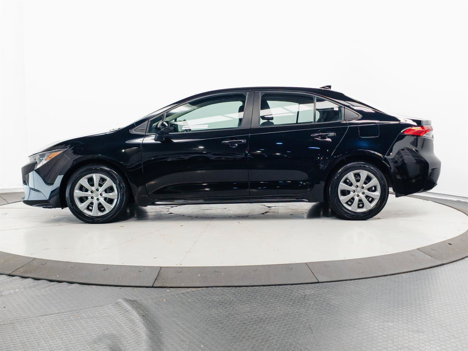 Certified 2023 Toyota Corolla LE FWD image 7