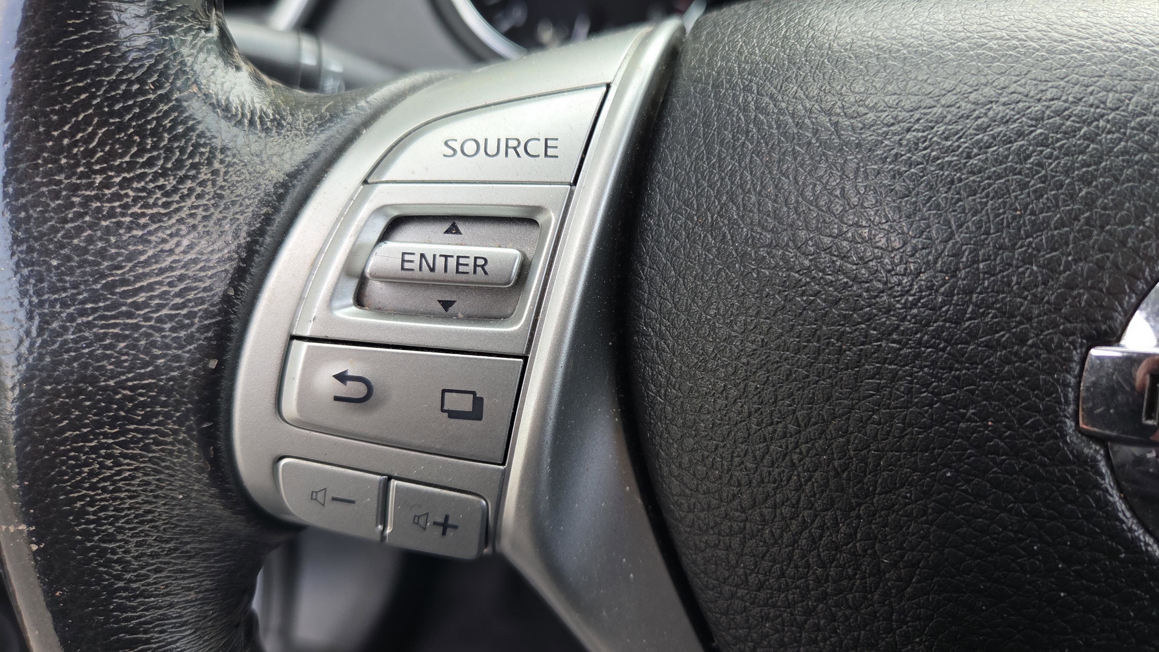 Used 2016 Nissan Rogue SL w/ SL Premium Package FWD image 24