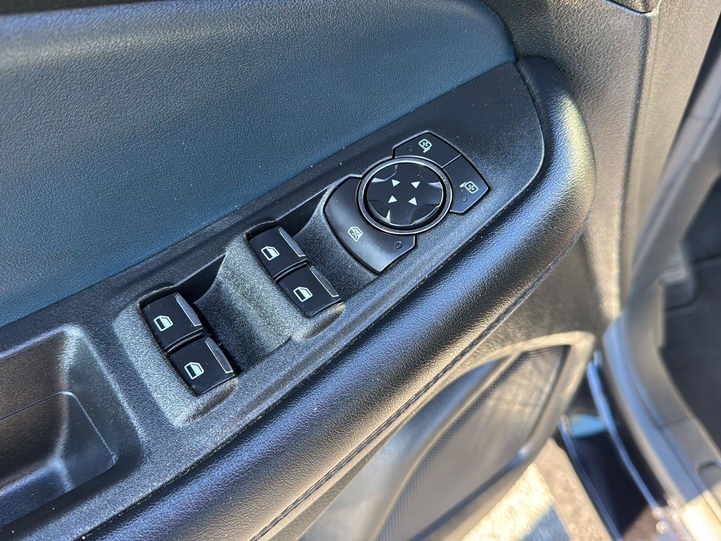 Used 2022 Ford Edge SEL w/ Sport Appearance Package image 26