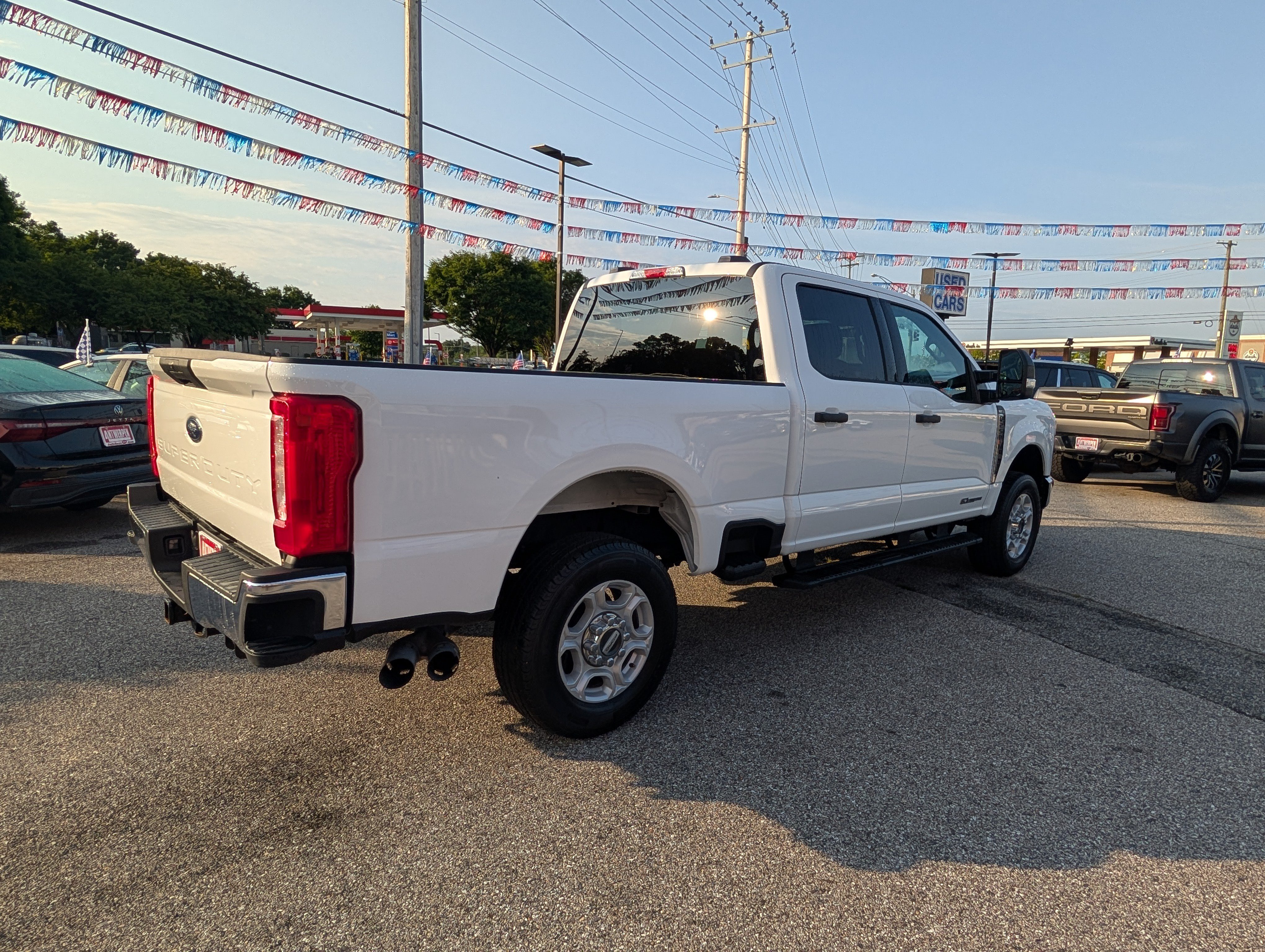 Used 2025 Ford F250 XLT AWD/4WD image 3