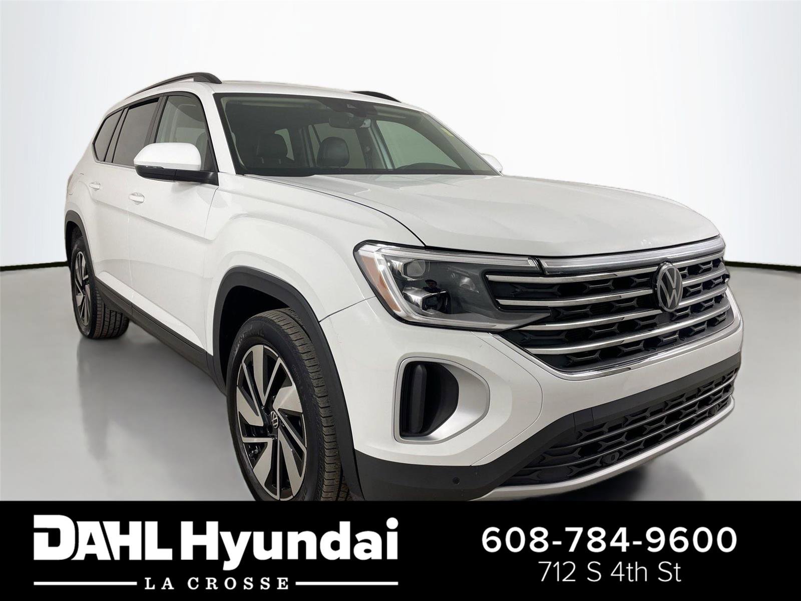 Used 2024 Volkswagen Atlas SE