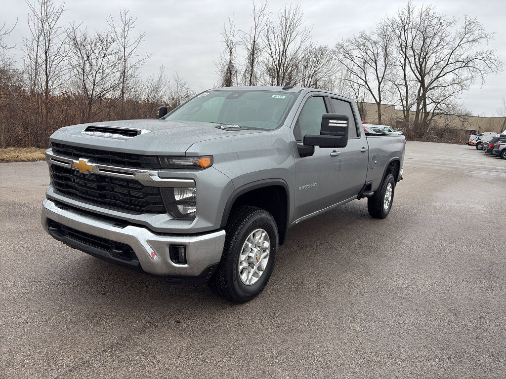 New 2026 Chevrolet Silverado 3500 LT image 2