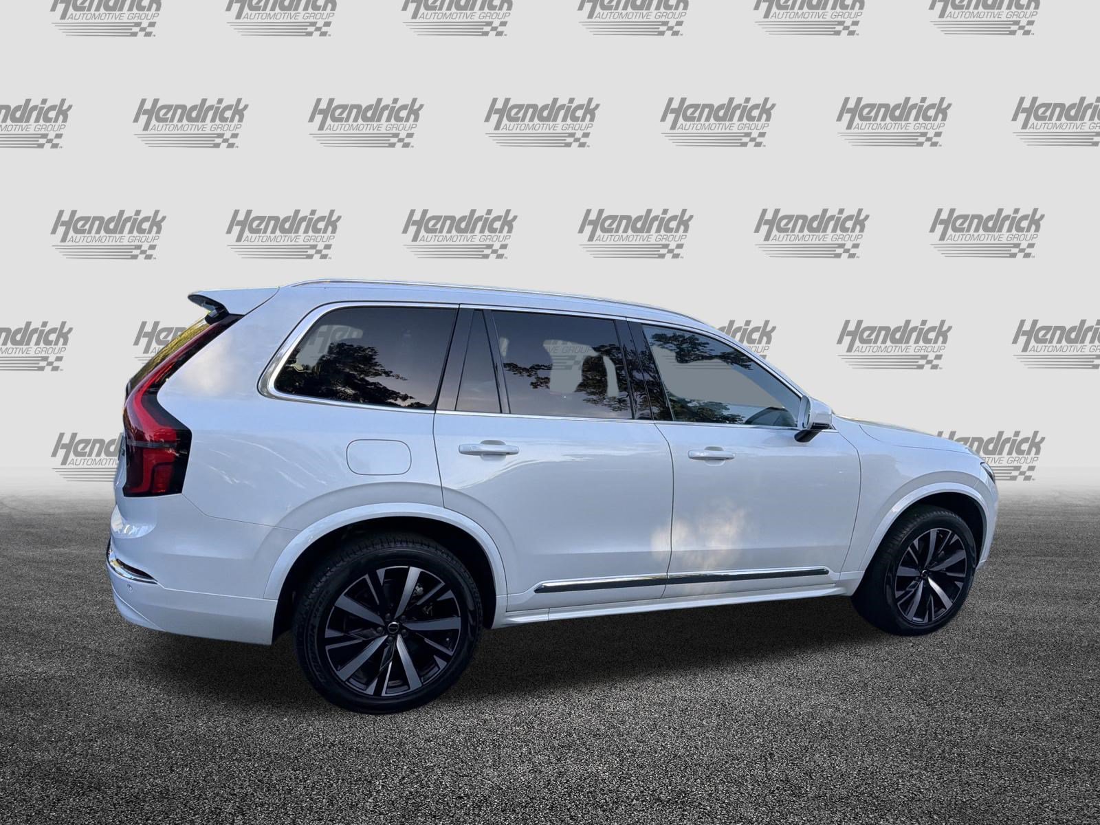Certified 2025 Volvo XC90 B5 Core AWD/4WD image 11