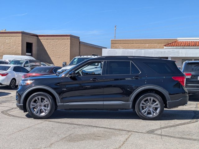 Certified 2023 Ford Explorer XLT w/ Equipment Group 202A AWD/4WD image 9