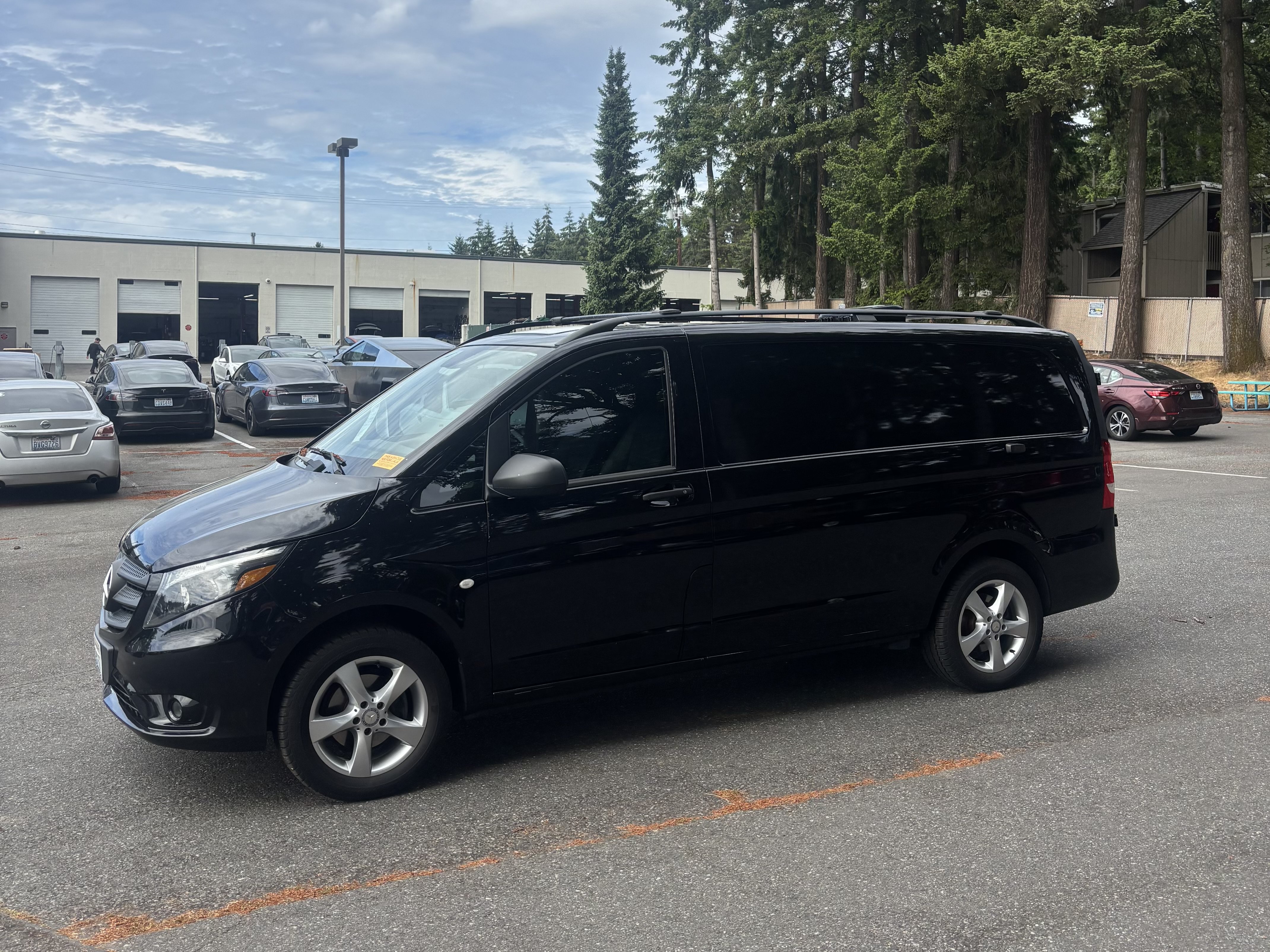 Used 2017 Mercedes-Benz Metris image 2