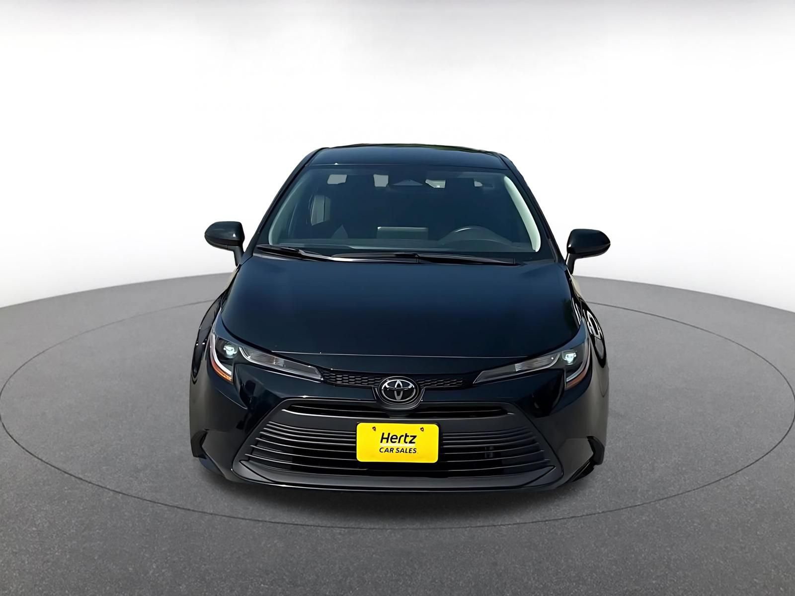 Used 2025 Toyota Corolla LE FWD image 4