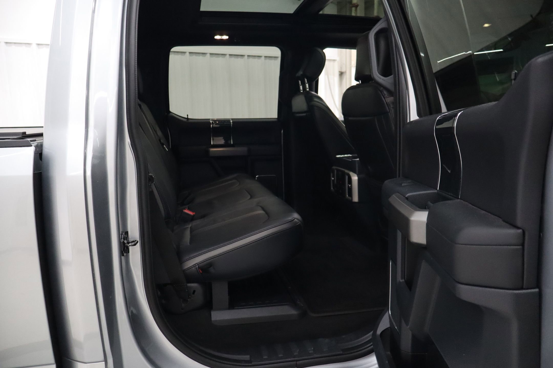 Certified 2022 Ford F250 Platinum w/ FX4 Off-Road Package image 28