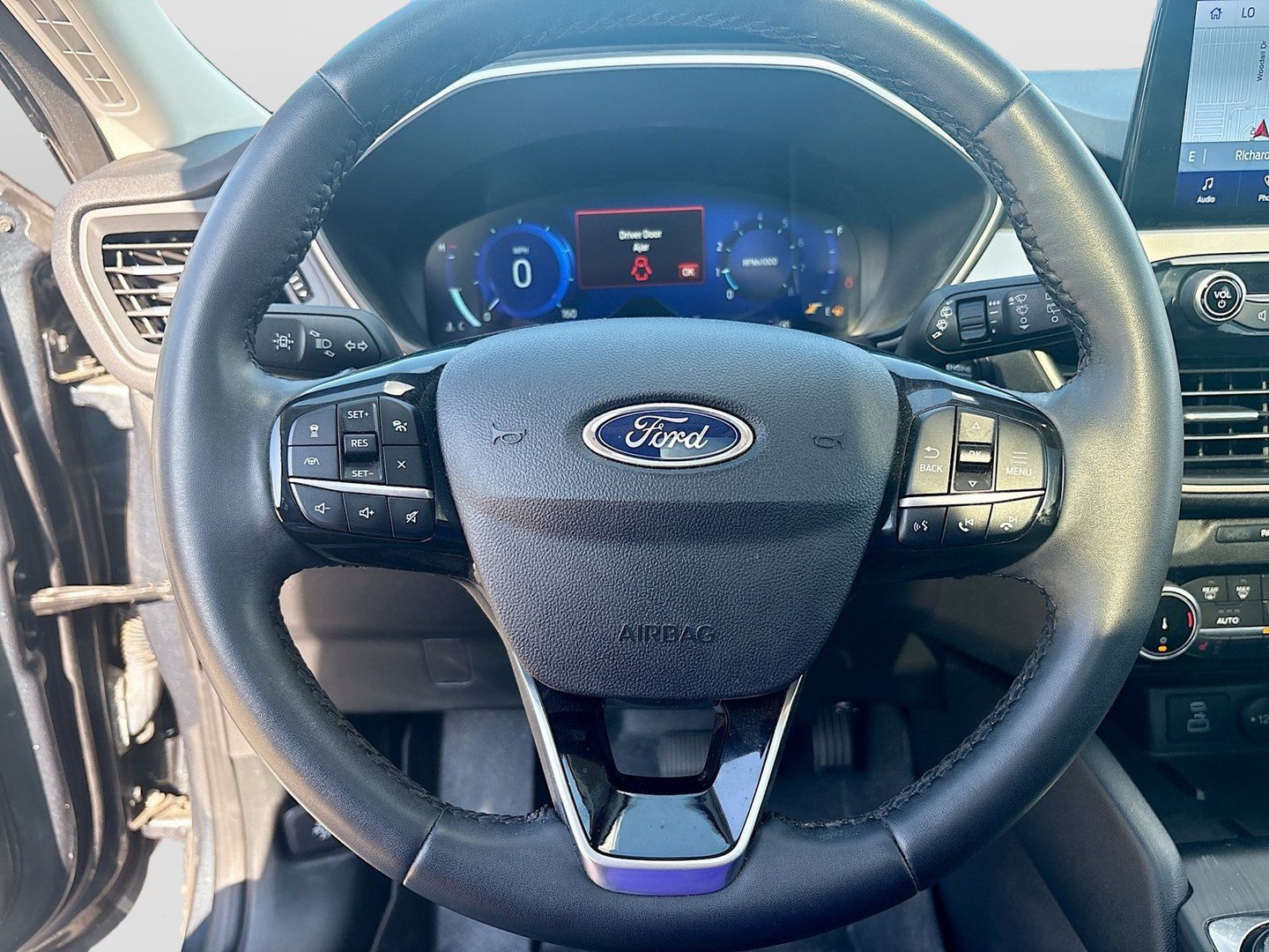 Used 2022 Ford Escape SEL w/ Technology Package FWD image 11