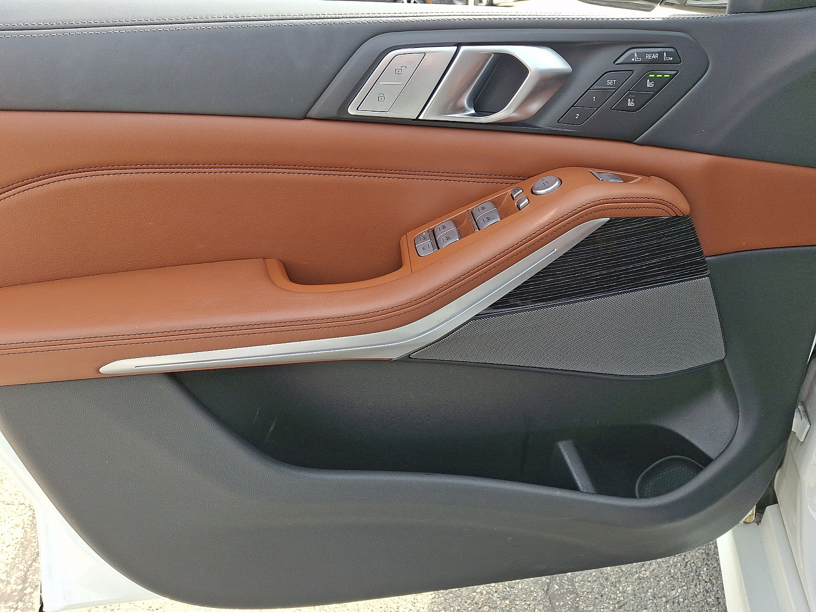 Used 2022 BMW X7 M50i image 12