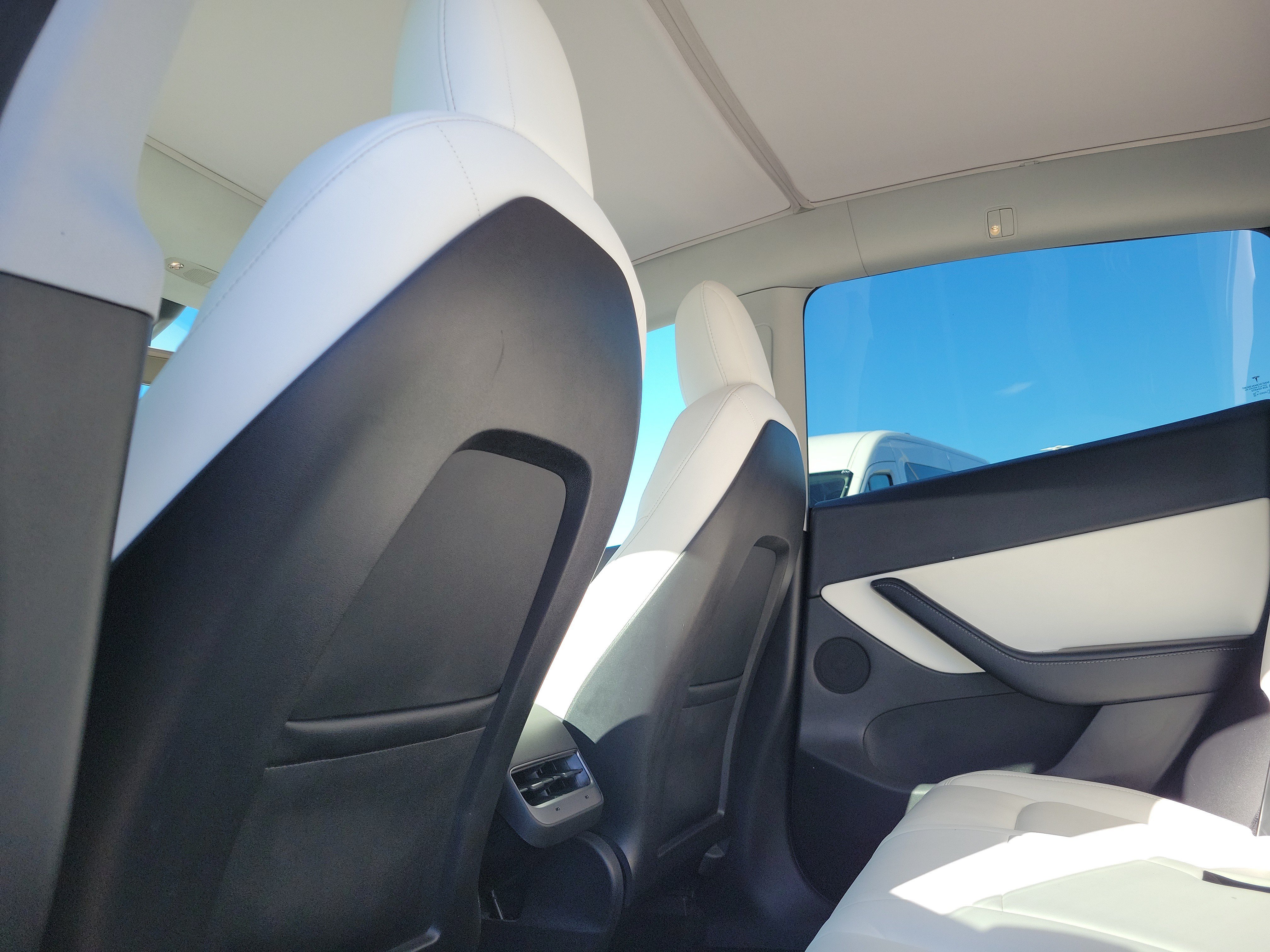 Used 2021 Tesla Model Y Long Range AWD/4WD image 14