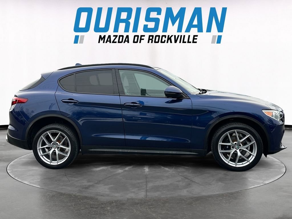 Used 2018 Alfa Romeo Stelvio Ti Sport image 7
