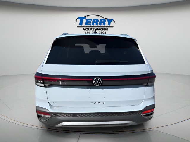 New 2026 Volkswagen Taos SE FWD image 4