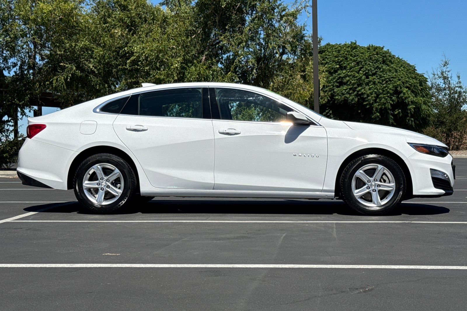 Used 2023 Chevrolet Malibu LT FWD image 10