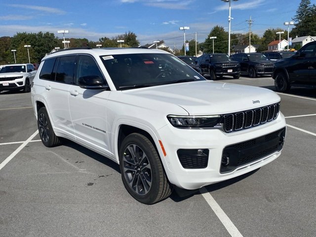New 2025 Jeep Grand Cherokee L Overland w/ Trailer Tow Package image 2