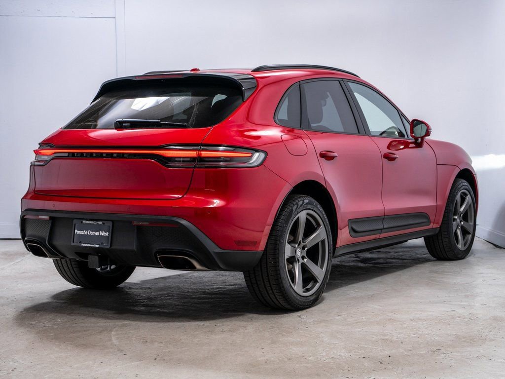 Certified 2025 Porsche Macan image 7