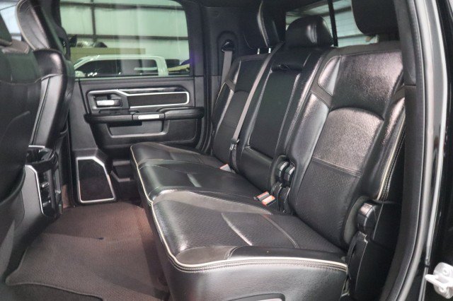 Used 2019 RAM 2500 Laramie w/ Black Appearance Package AWD/4WD image 10