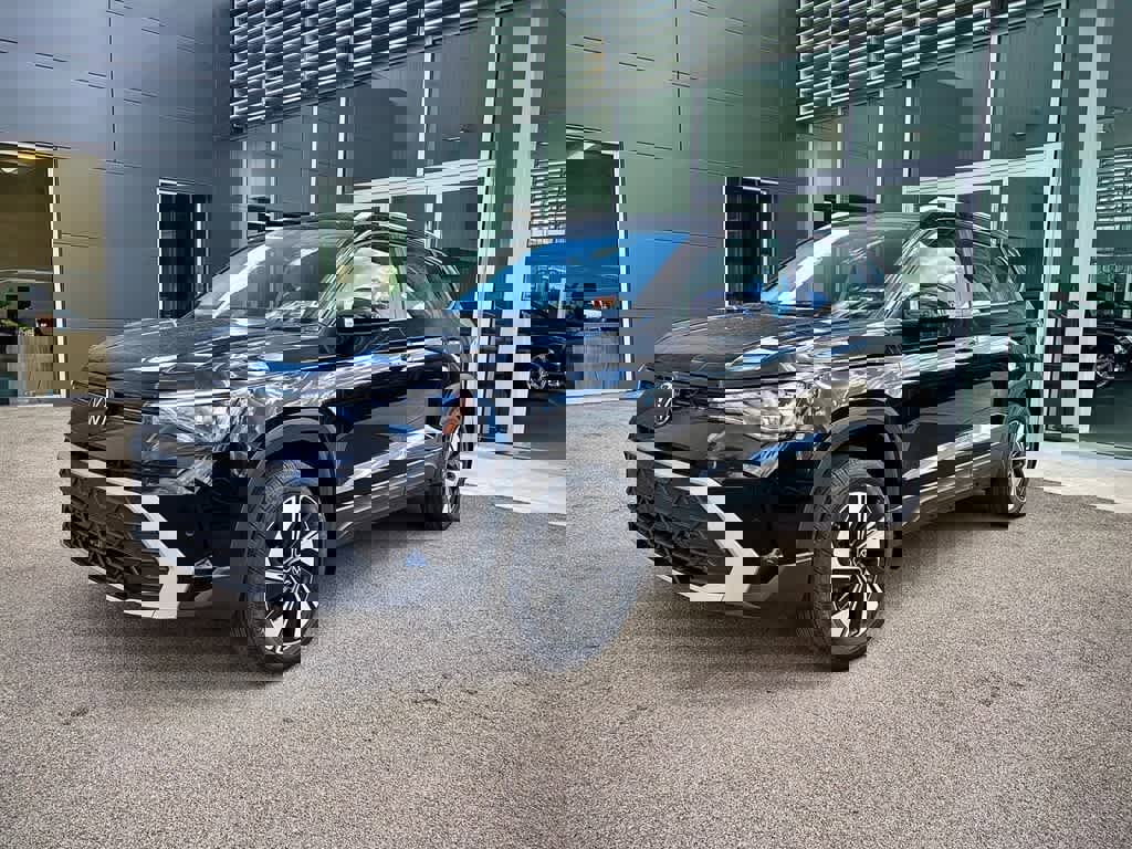 New 2025 Volkswagen Taos SE