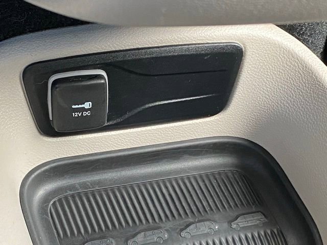 Used 2023 Chrysler Pacifica Touring-L image 18