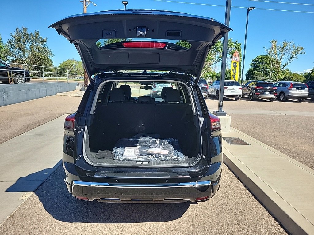 New 2026 Nissan Rogue Platinum image 13