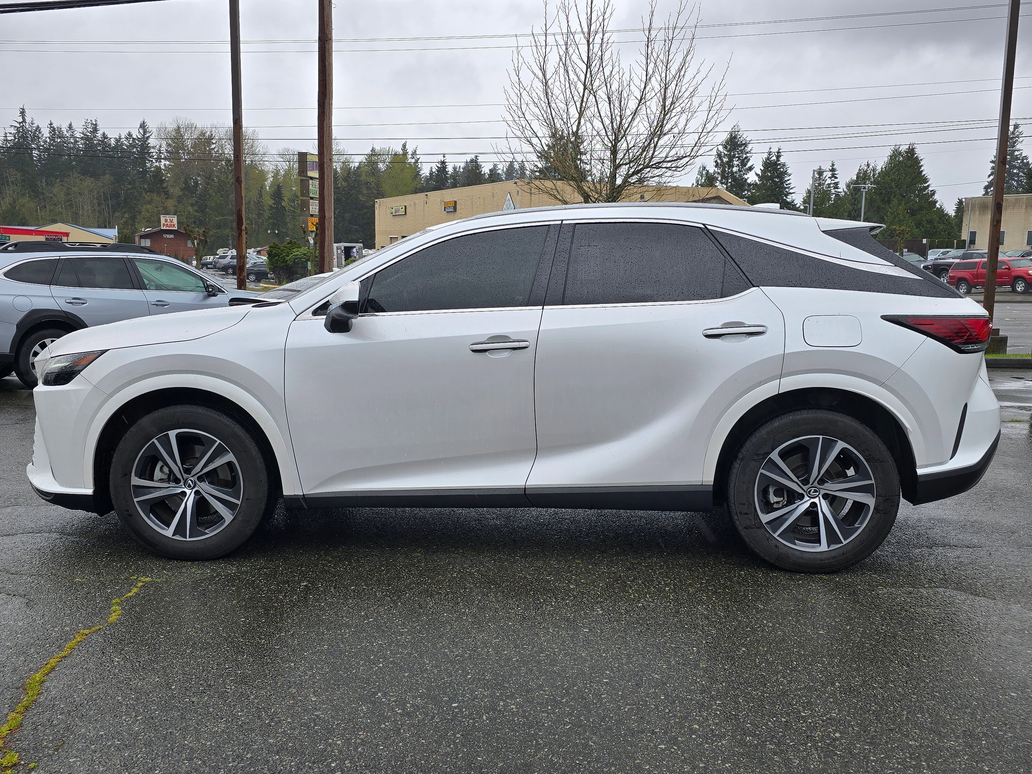 Used 2023 Lexus RX 350 Premium w/ Cold Area Package AWD/4WD image 4