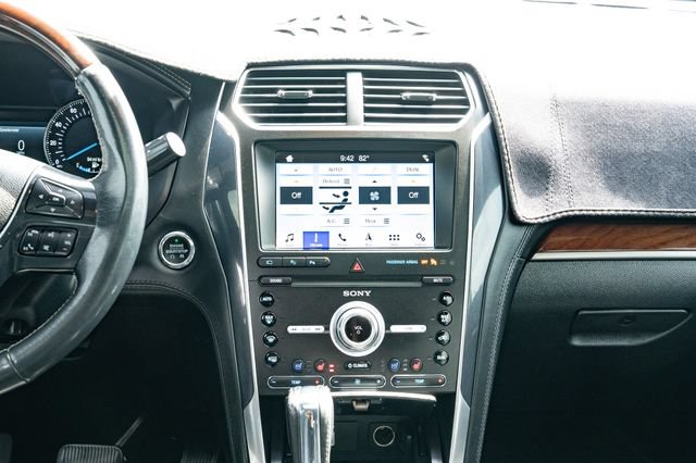 Used 2019 Ford Explorer Platinum AWD/4WD image 33