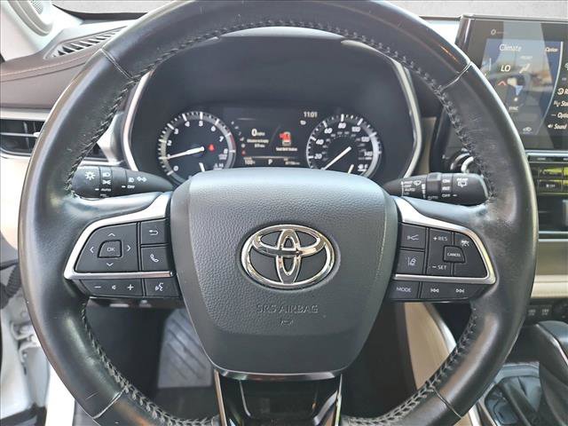 Used 2021 Toyota Highlander Platinum AWD/4WD image 14