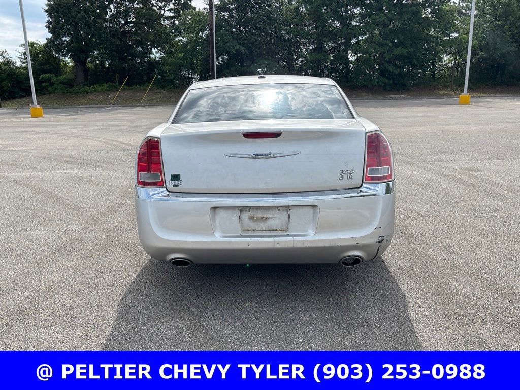 Used 2012 Chrysler 300 RWD image 5