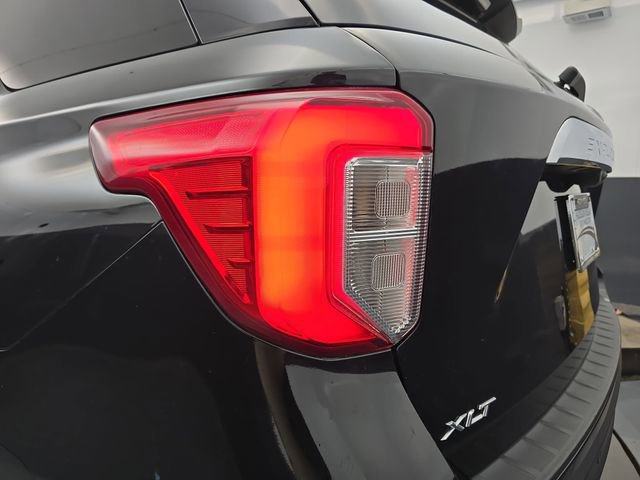 Used 2023 Ford Explorer XLT w/ Equipment Group 202A image 15