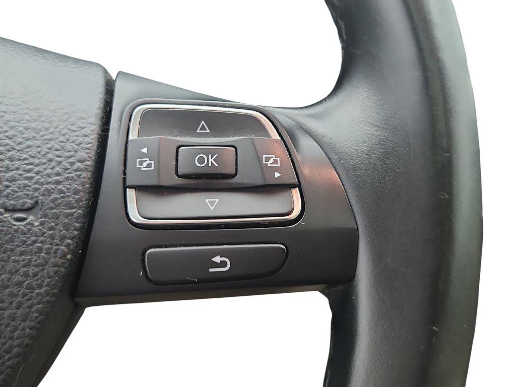Used 2014 Volkswagen Passat TDI SE FWD image 32