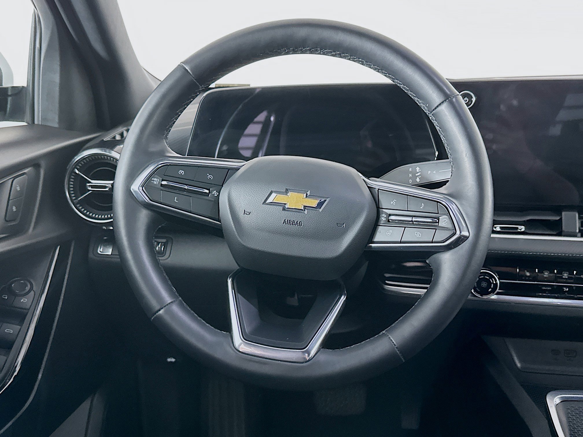 Used 2025 Chevrolet Equinox LT image 18