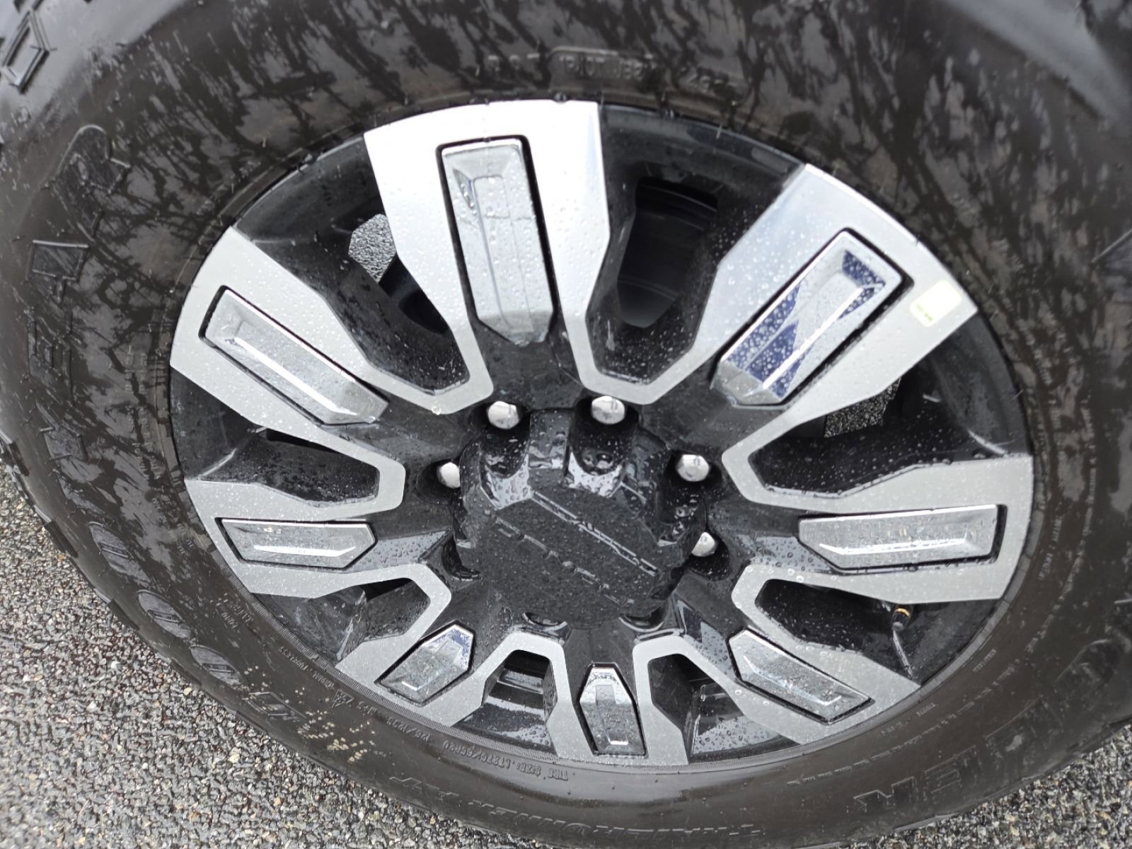 New 2026 GMC Sierra 2500 Denali w/ Denali Reserve Package image 17