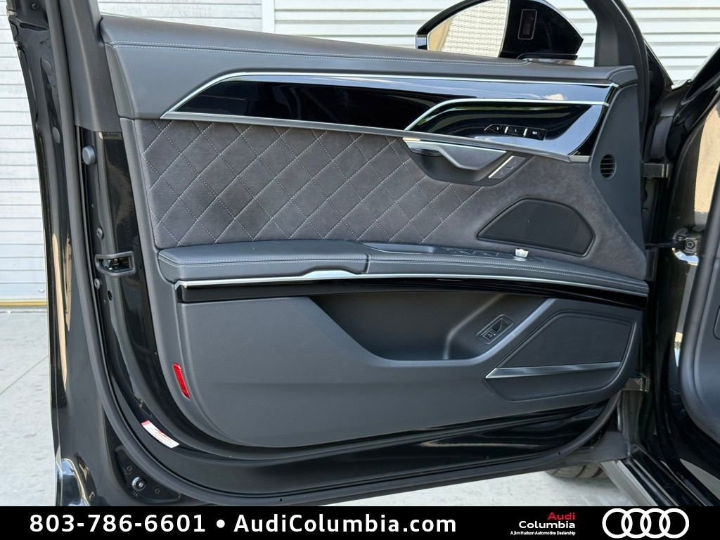 Used 2023 Audi S8 AWD/4WD image 18