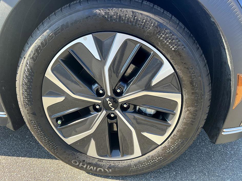 Used 2024 Kia EV6 Light image 12