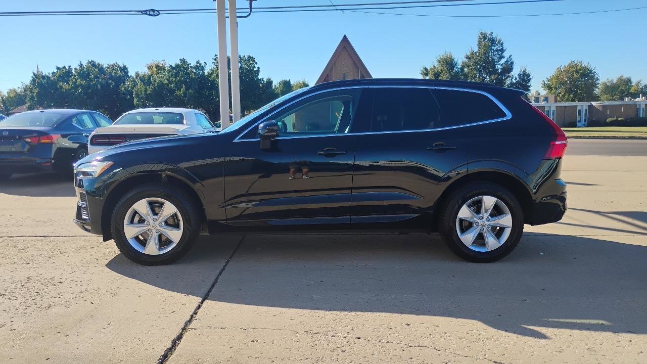 Used 2022 Volvo XC60 B5 Momentum AWD/4WD image 4