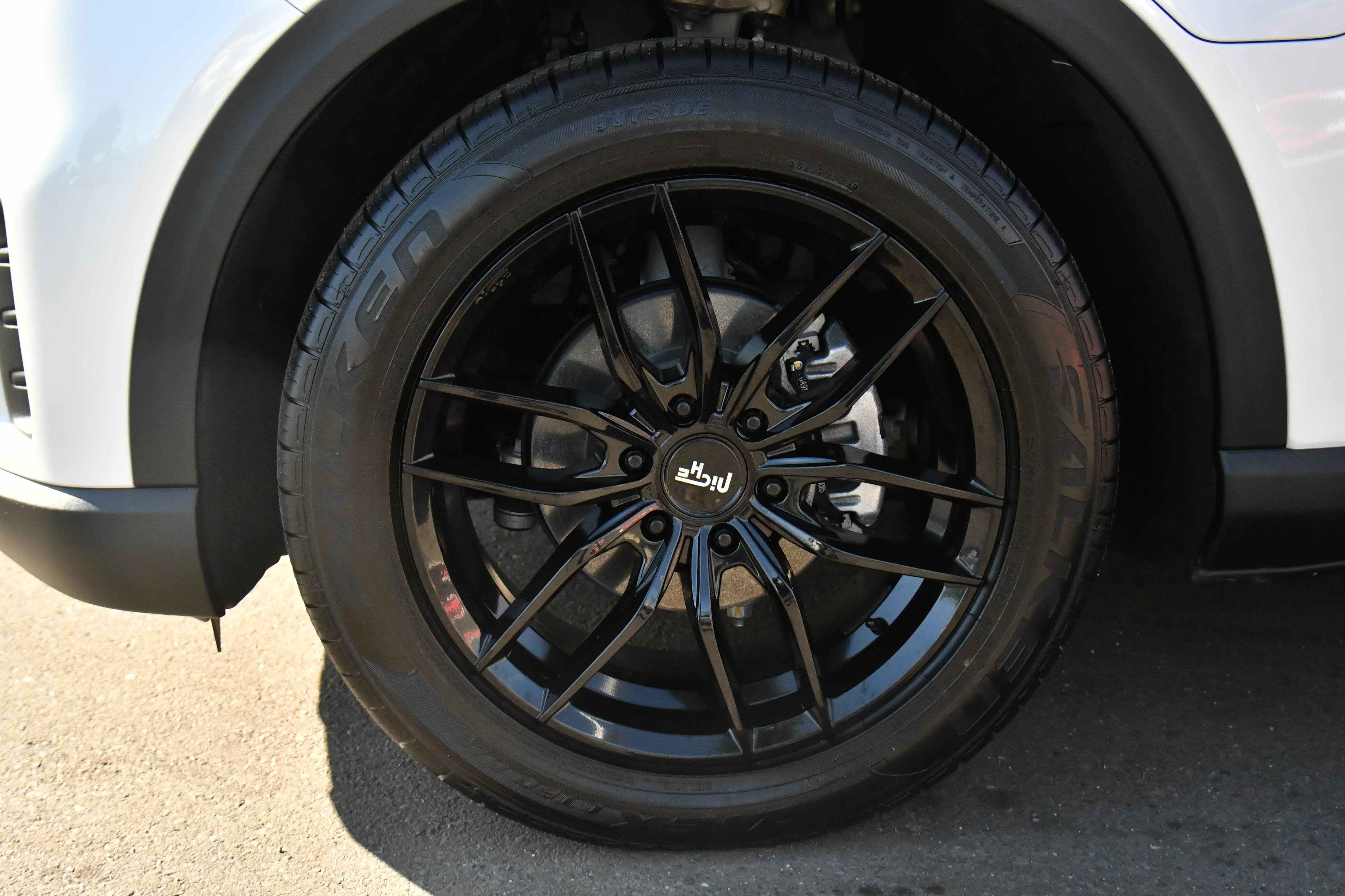 Used 2024 Honda Prologue EX image 12