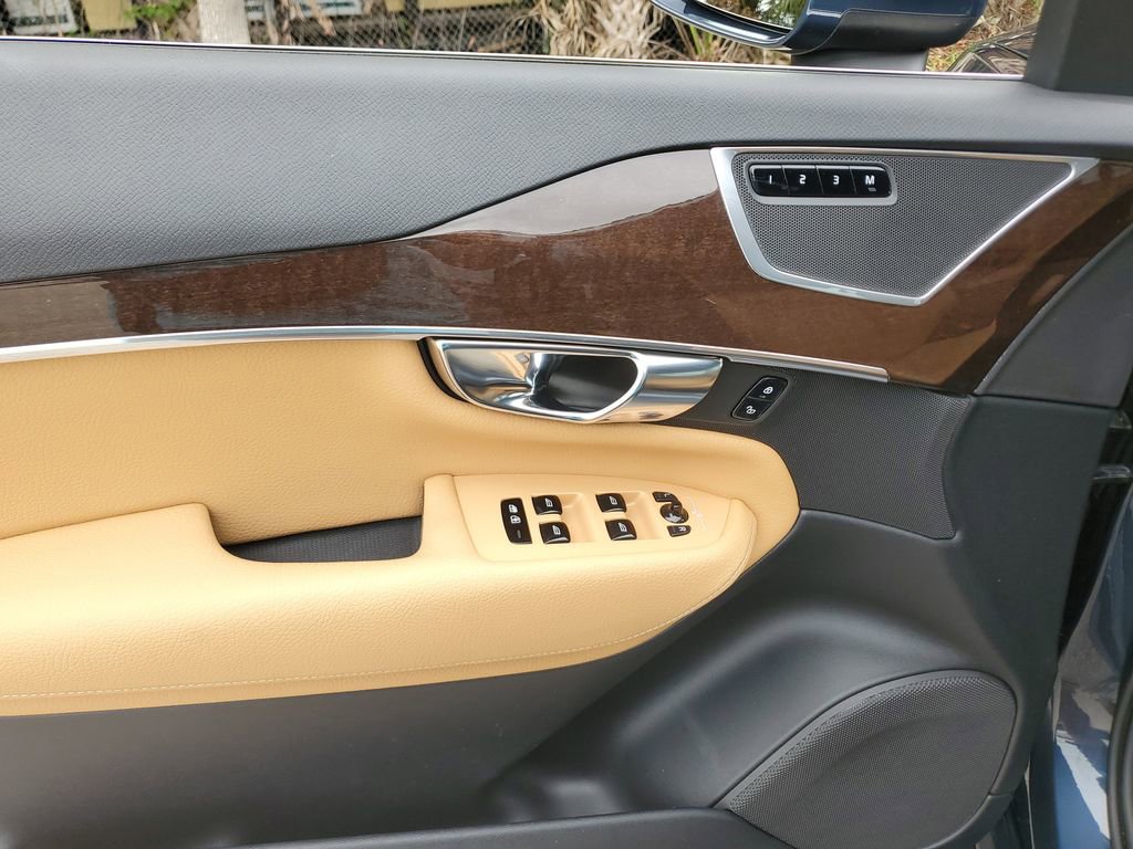 Used 2019 Volvo XC90 T6 Momentum w/ Advanced Package AWD/4WD image 25