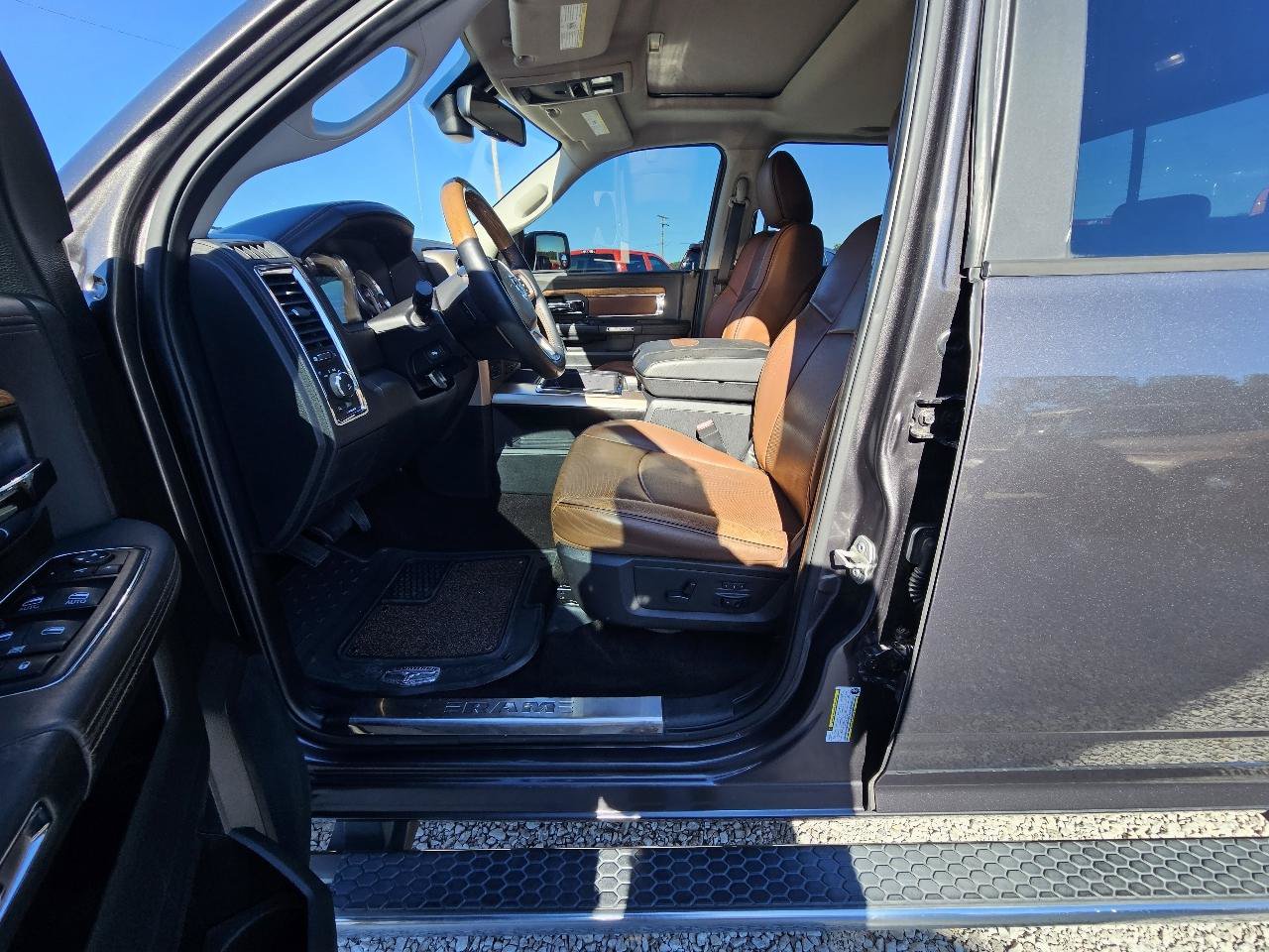 Used 2015 RAM 1500 Laramie Longhorn w/ Convenience Group AWD/4WD image 15